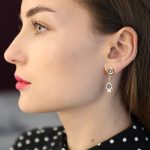 Сережки-гвоздики с подвесками рука Фатимы Хамса Серьги с сакральным символом «Рука Фатимы»