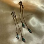 Длинные сережки в виде змей. Серьги-змеи с натуральными камнями на цепочках — изображение 3