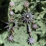 Оригинальные Ассиметричные серьги-звёзды от бренда Empire. Серёжки в виде звёзд. Длинные серьги — изображение 9