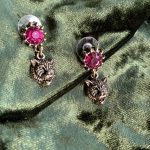 Оригинальные сережки с тиграми. Серьги тигры. Небольшие сережки в форме головы тигра — изображение 3