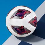 Футбольные мячи премиум-класса – идеальный выбор для настоящих фанатов игры! размер 5 — изображение 10