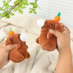 Мягкая игрушка Капибара — брелок 10- 12 см разные   Капибара 10 см с морковкой и жвачкой