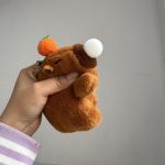 Мягкая игрушка Капибара — брелок 10- 12 см разные   Капибара 10 см с морковкой и жвачкой — изображение 5