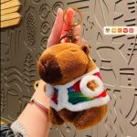 Мягкая игрушка Капибара — брелок 10- 12 см разные   Капибара 12 см в новогоднем костюме — изображение 2
