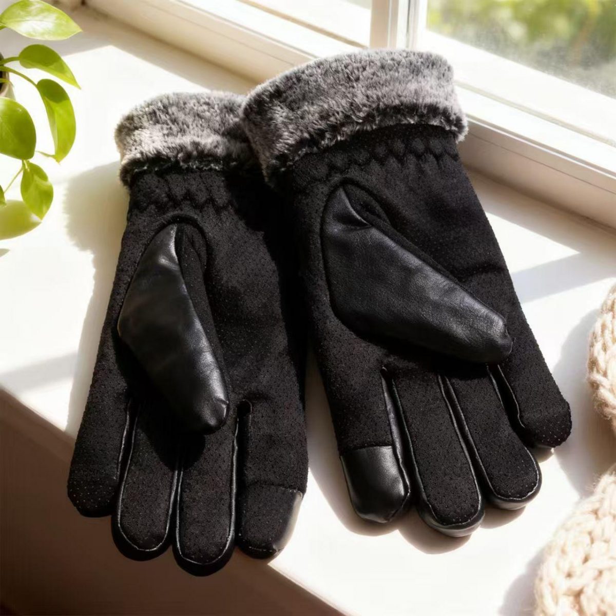 Перчатки мужские зимние из эко- кожи+ хлопок,  тёплые, меховые ,водоотталкивающие — изображение 4