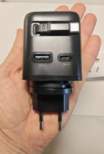 70W GaN  портативная Зарядка с Цифровым Дисплеем, Выдвижным Кабелем Type-C и Сменной Вилкой — изображение 3