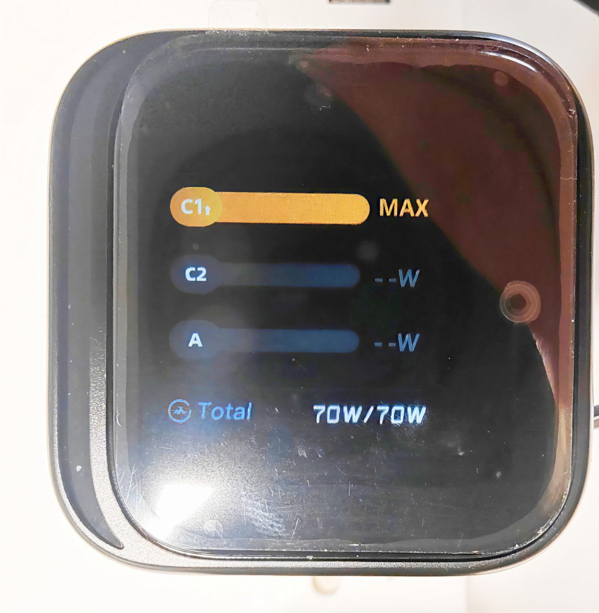 70W GaN  портативная Зарядка с Цифровым Дисплеем, Выдвижным Кабелем Type-C и Сменной Вилкой — изображение 5